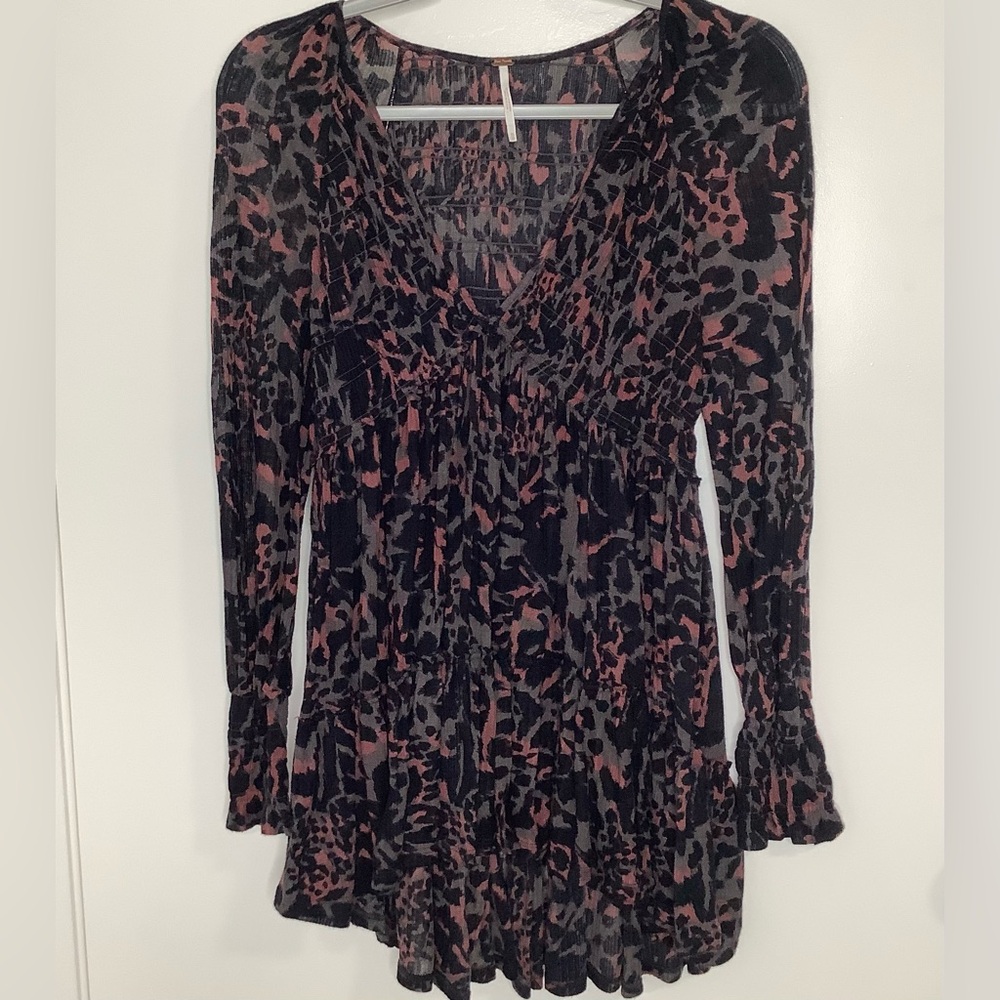 FREE PEOPLE Animal Print V Neck Tunic Size XS - Picture 6 of 6